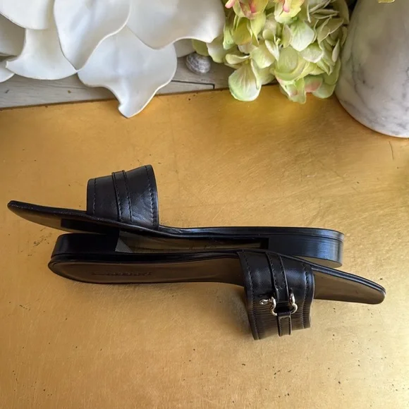 NWOT! Burberry Slide Sandals in Black Leather - Picture 8 of 14